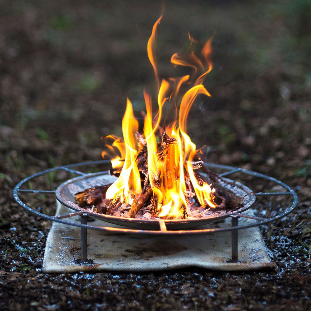 直火感覚のUFO型焚き火台「JIKABI」シリーズが拡充。新サイズ＆専用