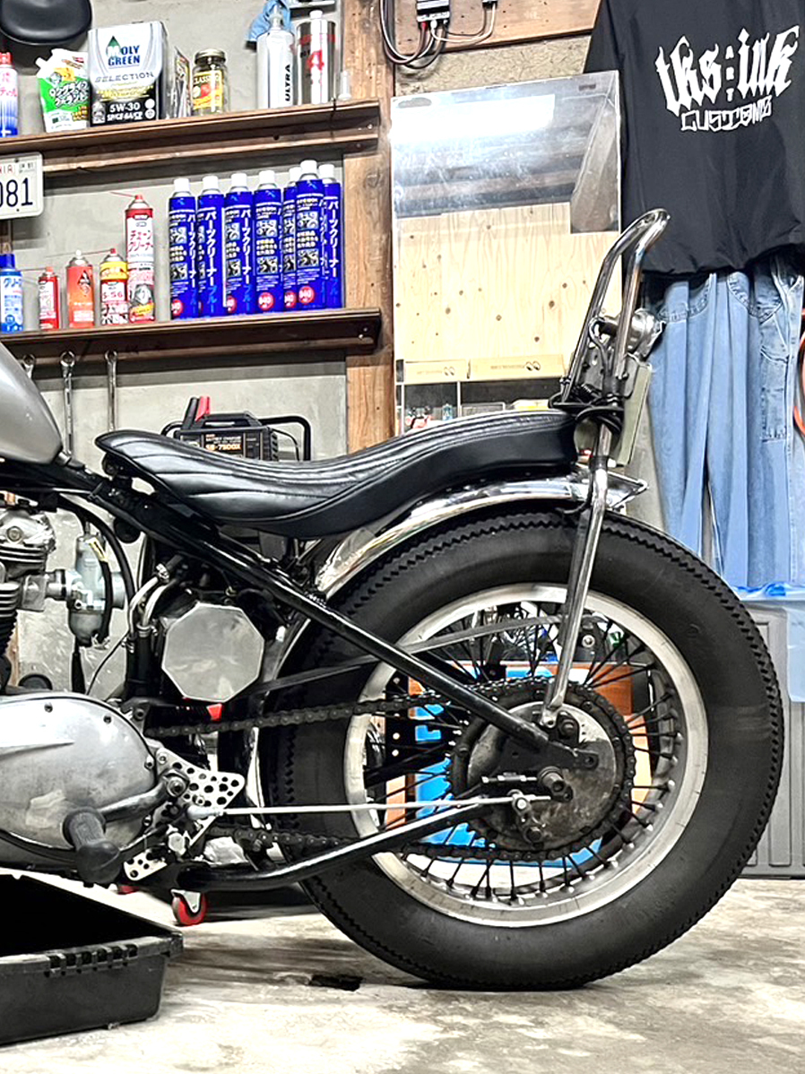 Yahoo!オークション - 送料無料 コブラシート 汎用 タックロール ナッ