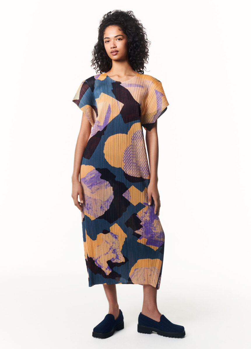 プリーツ プリーズ イッセイ ミヤケ2024年秋冬より宇宙がモチーフの新