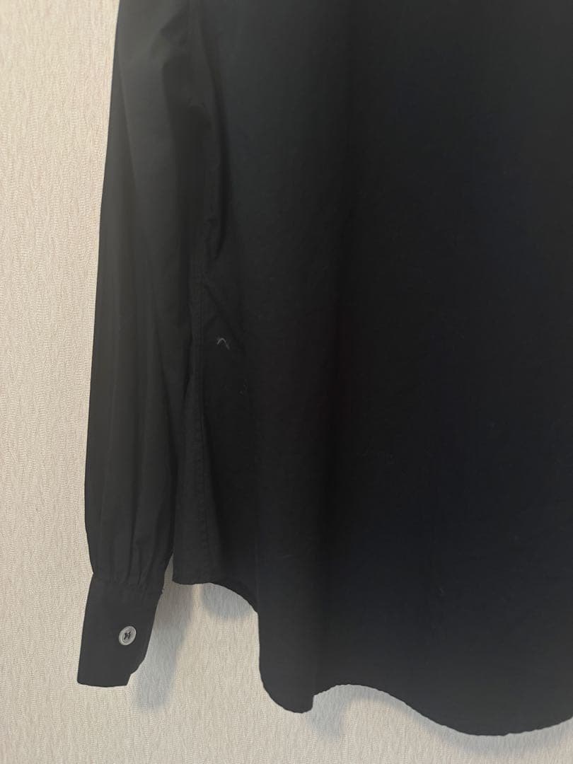 LIMI fue リミフゥ 白Tシャツ 黒色サスペンダー 長袖 ロンT リミフー