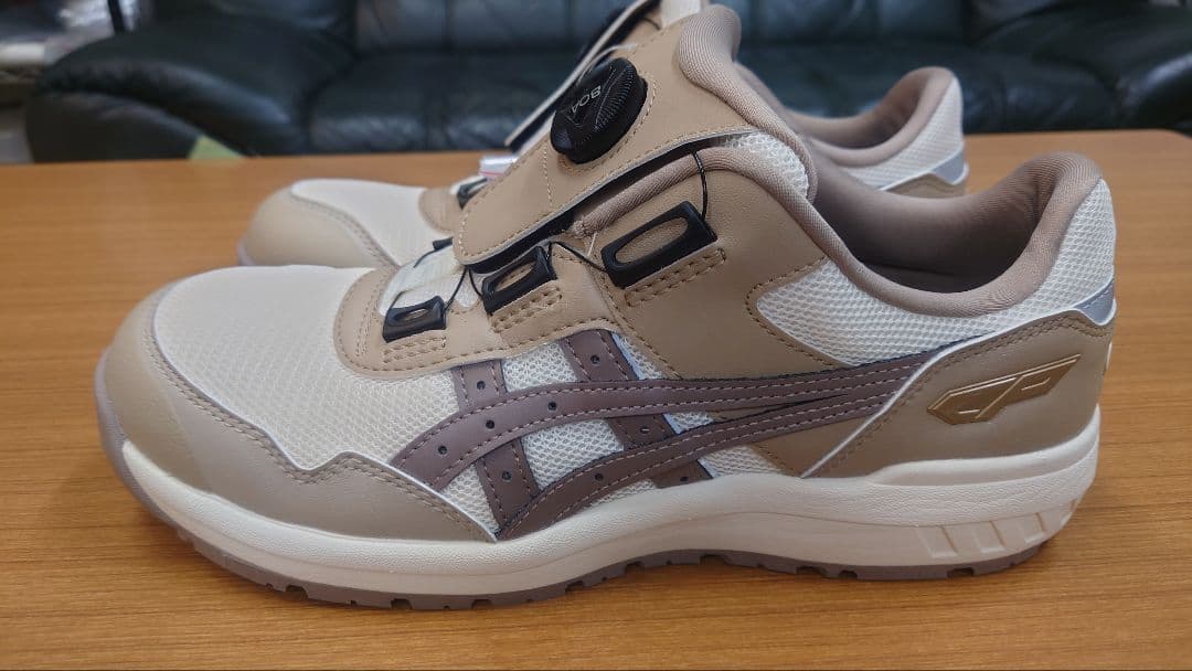 CP209 BOA LC 3E相当 26.0cm 未使用 クリーム×トープグレー - メルカリ