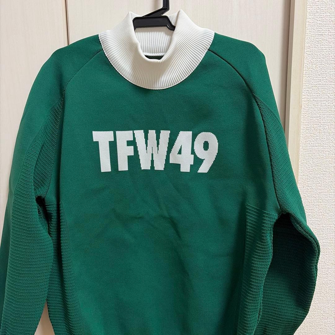 TFW49 緑色 ハイネックニットセーター TFW49 緑色 ハイネックニットセーター TFW49 緑色 ハイネックニット